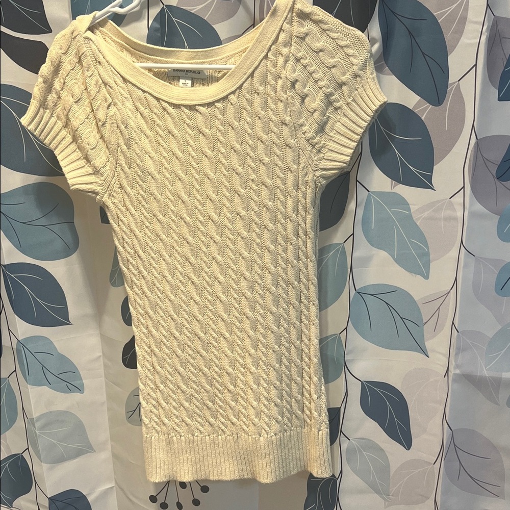 Banana Republic Women's Cream Cable Knit Sweater